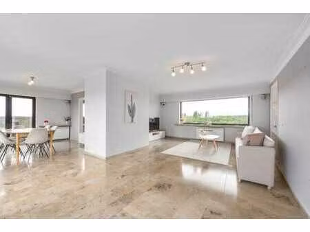 appartement semi-ouvert avec 3 chambres