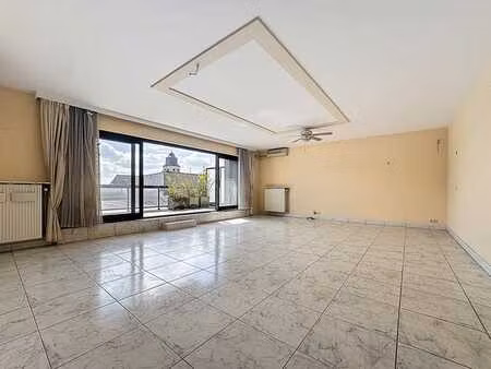 spacieux appartement 3 chambres + terrasse sud 30 m² + peb c