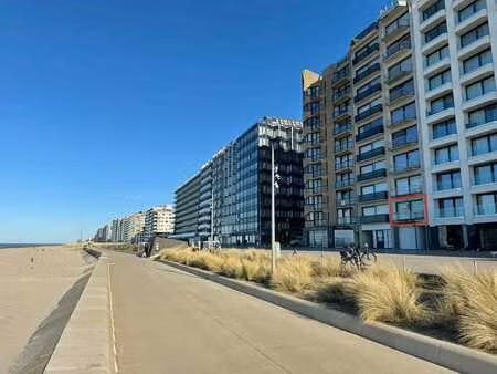 appartement spacieux et lumineux avec vue frontale sur la...