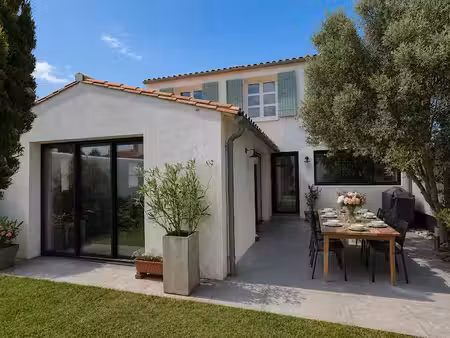 vente maison 5 pièces 107 m² à loix (17111)  894 400 €