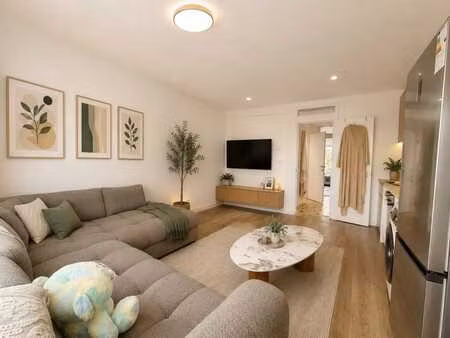 appartement 1 ch. molenbeek  balcon et lumineux