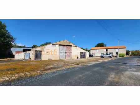 saint vincent sur jard -- maison 4 pieces -- grange -- 2 terrains constructibles