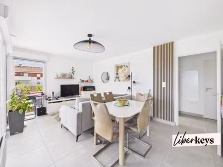 exclusivité - appartement de 3 pièces en rez-de-jardin à fréjus dans une résidence sécuris