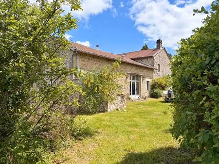 maison en pierre attractive  prête à emménager !