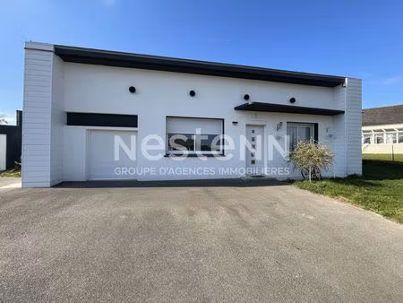 maison de plain pied  bourg de plumelec  145 m²  5 chambres morbihan / bretagne