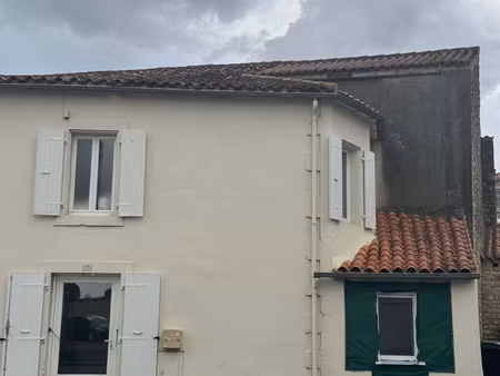appartement t3 avec un rez-de-chaussée et 2 chambres à l'éta