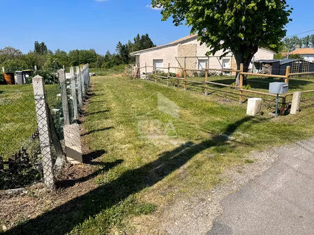terrain saint ciers sur gironde 738 m2