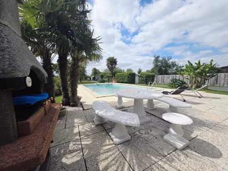 maison plain-pied - 3 chambres- jardin - piscine