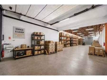 entrepôt à louer ± 260 m²
