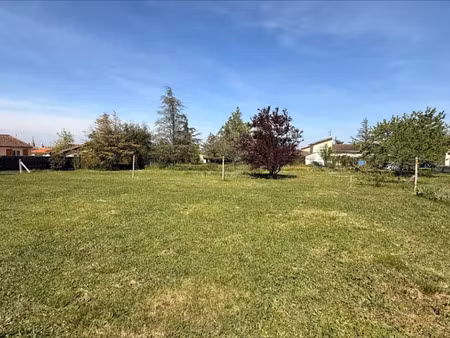 vente terrain 1200 m² à revel (31250)  91 000 €