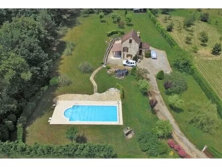 charmante maison en pierre avec piscine à distance de marche du village de cazals