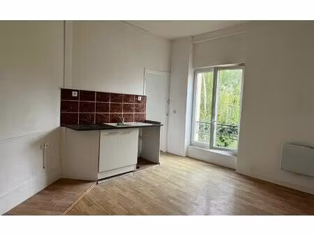 location appartement  94.75 m² t-4 à reims  750 €