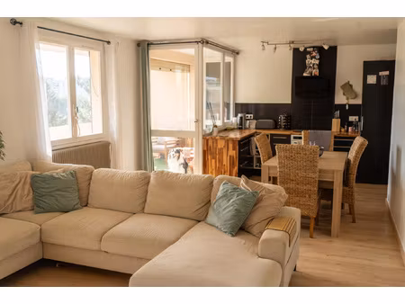 appartement 5 pièces avec stationnement