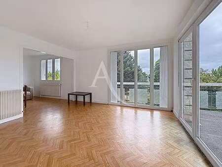 location appartement 4 pièces à château-gontier (53200) : à louer 4 pièces / 98m² château-