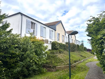 duplex lumineux de 64 m² avec terrasse sud-est à cambes-en-plaine