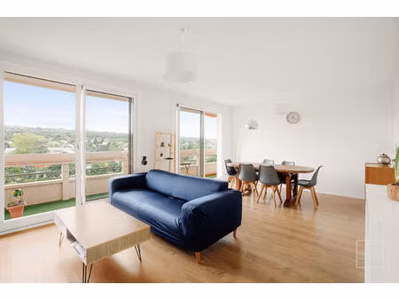 neuville sur saone  t4  93 m²  balcon 11m²  stationnement