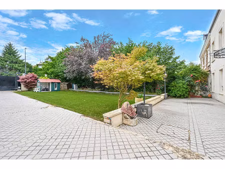 neuilly plaisance - maison 7 pièces de 190m²