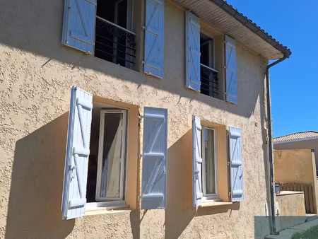 à saisir maison d'environ 67m2 avec terrasse et stationnem