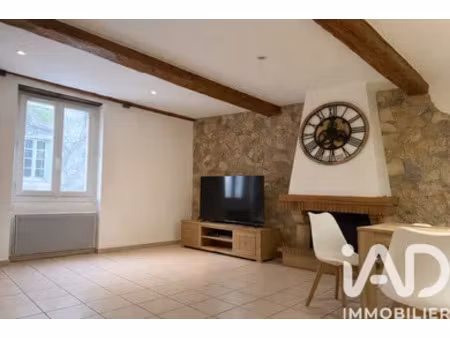 maison de village à claviers (83830)