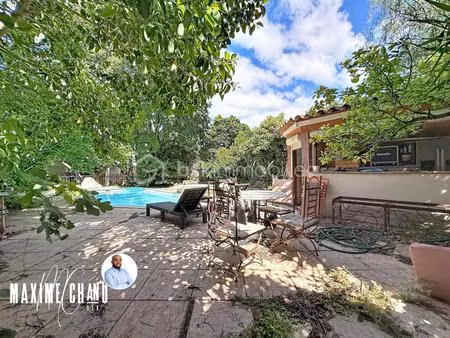 maison vigneronne de caractère – garage 230 m² – piscine – terrasse 100 m² – poussan