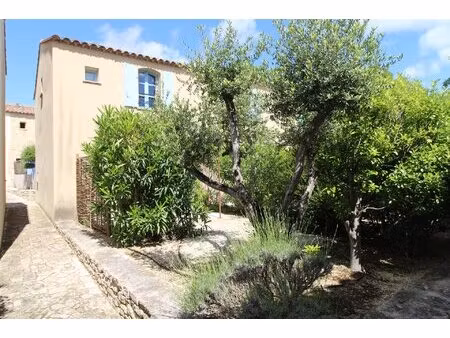 villa avec terrass dans un village tous commerces