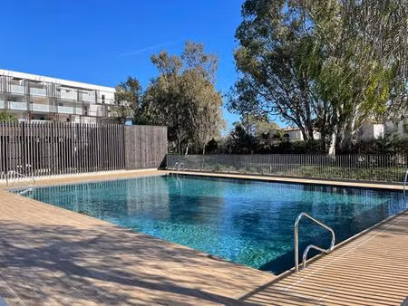 plage  nature et piscine - t2 récent + parking - hyères (83400)