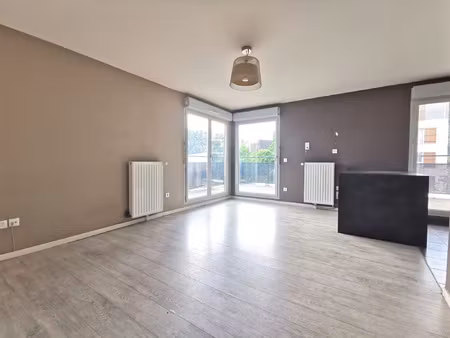 appartement f4 75 m2 2 places de parking en sous sol et asce