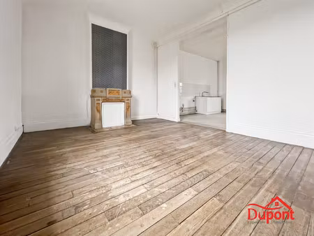maison 82m2 deux chambres grenier aménageable  cour-jardin sain