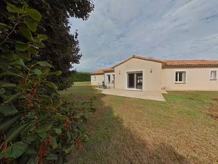 location maison 6 pièces 119m² la villedieu du clain 86340