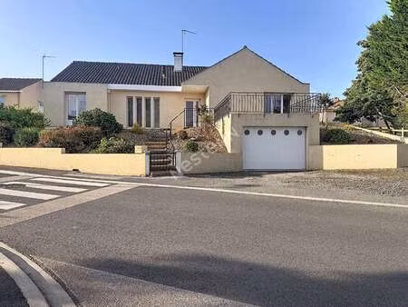 vente maison au mesnil-en-vallée (49410) : à vendre / 137m² le mesnil-en-vallée