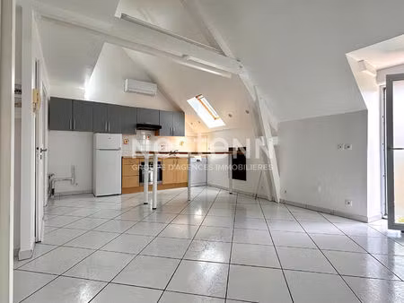 breancon - rue des carmélites - appartement meublé 2 pièces -900 €/mois tout compris