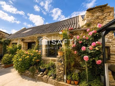 superbe maison de caractère centre bourg avec dépendance