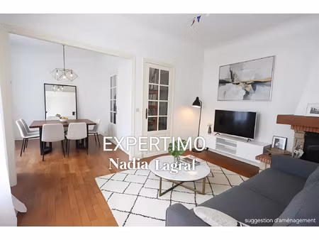 maison familiale avec sous-sol aménagé et garage