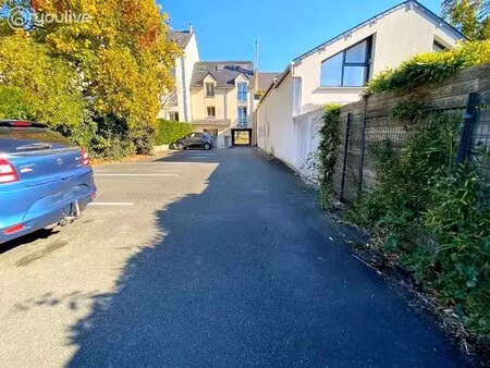place de parking dans petite résidence sécurisée – angers