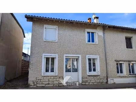 maison individuelle en coeur de village avec garage et dépendan