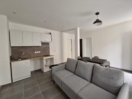 location appartement 2 pièces 42m²