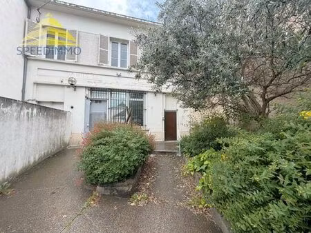 prestigieux immeuble de rapport en vente à mandres-les-roses  france