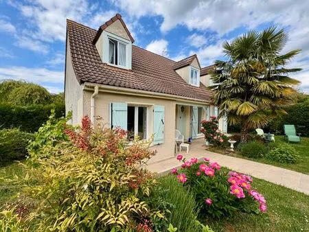 maison de 4 chambres de luxe en vente à mareil-sur-mauldre  île-de-france