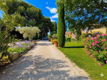 vente maison 8 pièces 207 m² fontvieille (13990)