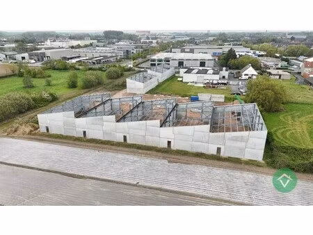 loods c te koop – 240 m² kmo-zone ardopoort te roeselare