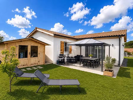 vente maison 4 pièces 98 m² bourg (33710)