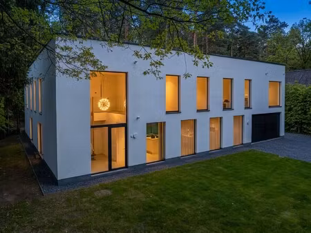 exclusieve energiezuinige villa in groen kader te koningshof