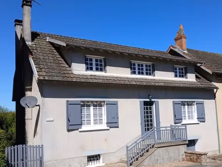 maison de ville avec 4 chambres et jardin à vendre dordogne