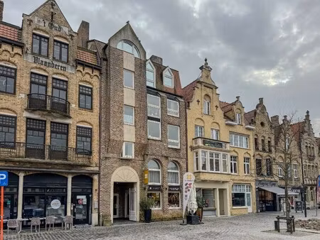 centraal gelegen appartement met 2 slaapkamers.