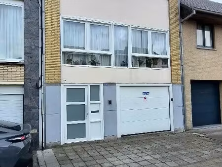 sint michiels: bel-etage woning met 3 slpk en grote tuin