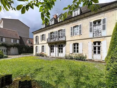 vente maison 12 pièces 378m2 lavault-sainte-anne 03100 - 299000 € - surface privée