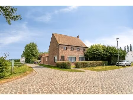 huis te koop in lo-reninge met 3 slaapkamers