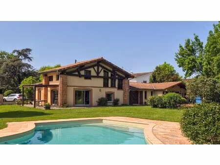 charmante maison familiale avec vastes jardins aux portes de toulouse