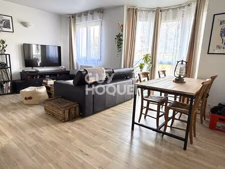 appartement au coudray-montceaux avec box et place de parking