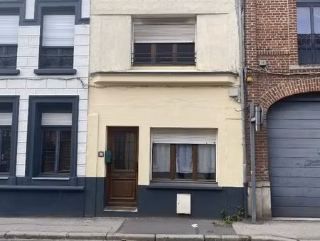 lillers centre  grande maison de ville à louer